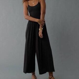 American Eagle Soft & Sexy Rib Wide-Leg Jumpsuit – Size Medium